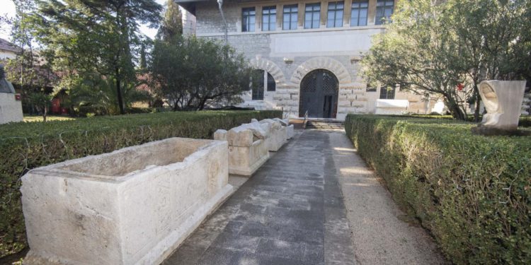 Slobodna Dalmacija – Dan arheoloških izdanja u sklopu ‘Knjige Mediterana’ u Arheološkom muzeju u Splitu