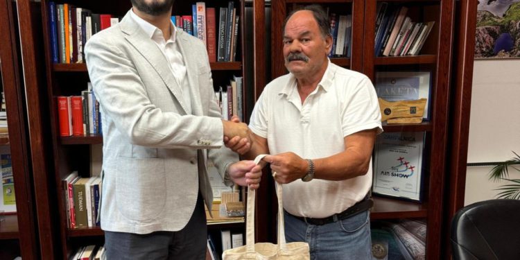 Slobodna Dalmacija – Dožupan Stipe Čogelja oprostio se od ‘Stipe Legende’; ‘Legende ne umiru, one se pretvaraju u priču!’