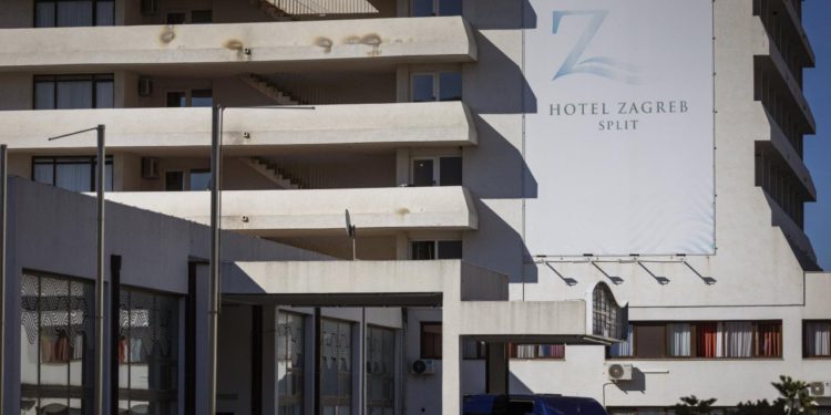 Slobodna Dalmacija – Hotel ‘Zagreb’ u Splitu ne treba biti ni studentski ni starački dom! Ima način kako zgrnuti novac i namiriti obje strane
