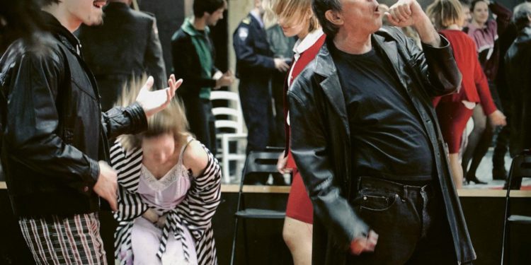 Slobodna Dalmacija – “Kazalište s dušom”: splitska premijera Predstave “Nigdje, niotkuda” Bekima Sejranovića u režiji Ivice Buljana