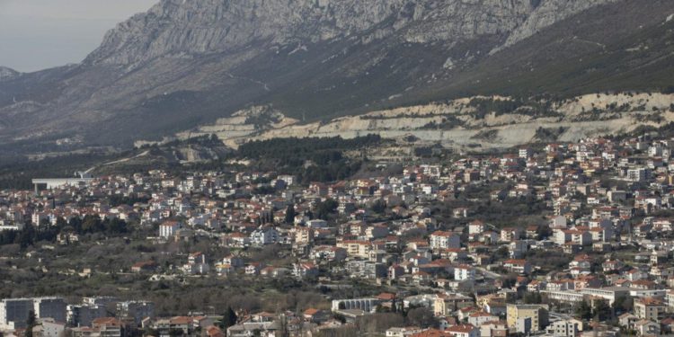 Slobodna Dalmacija – Kupuje stan u okolici Splita, zabrinut je zbog kredita: ‘Imamo primanja 3600 eura mjesečno, no noćima ne spavam…’