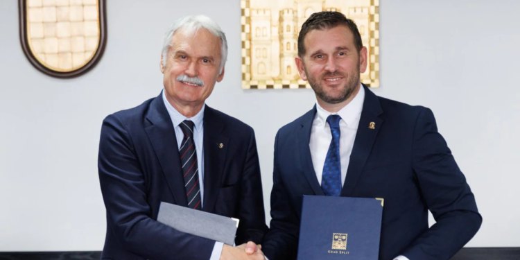 Slobodna Dalmacija – Mislili ste da je gotova bitka za hotel ‘Zagreb’!? Rektor nipošto ne odustaje; za novi dom dobili 35 milijuna eura