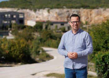 Slobodna Dalmacija – Načelnik Klisa najavio veliki sportski centar: ‘Nećemo se opravdavati jer želimo razvijati svoj kraj‘; mještani bijesni