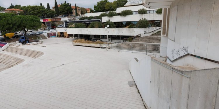 Slobodna Dalmacija – Nakon prve kiše – poplava! Splitski gradski kotar prozvao izvođače radova: ‘Odrađeno u maniri likova iz crtića A je to!’