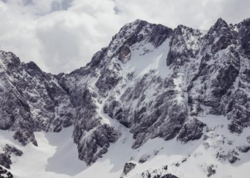 Slobodna Dalmacija – Planinar iz Kaštel Sućurca javio se kući iz slovenskih Alpa: ‘Živ sam’! Traga se za dvojicom braće iz Kaštela…