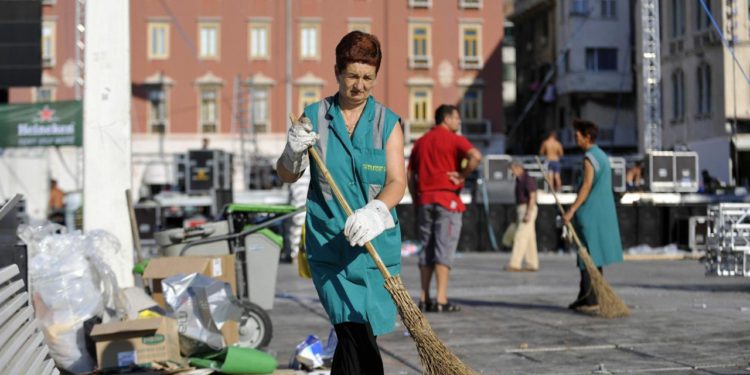 Slobodna Dalmacija – Počela sječa glava; Šuta u nadzorne odbore dviju gradskih tvrtki imenovao svoje ljude; među njima je i bivši direktor