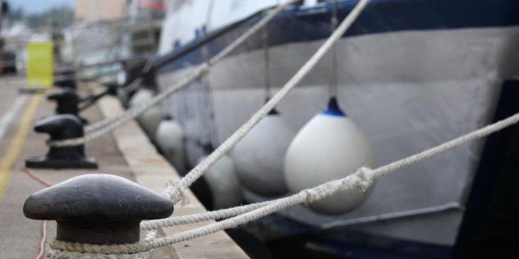 Slobodna Dalmacija – Radnici Jadrolinije prosvjedovali zbog brze komercijalne linije Split-Supetar-Split. Evo što im smeta…