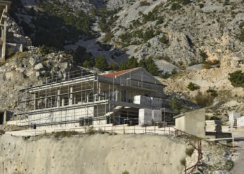 Slobodna Dalmacija – Revizija otkrila katastrofu: bivša vlast turističkog bisera muljala sa zemljištem, nije naplaćeno 2 milijuna € poreza…