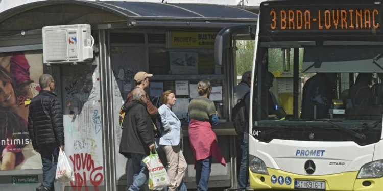 Slobodna Dalmacija – Splićanka ogorčena ponašanjem ‘Prometova’ vozača: ‘Kucala sam, mahala