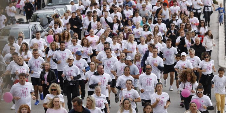 Slobodna Dalmacija – Split je čudo, ovoliko ljudi u masovnoj podršci odavno nismo vidjeli: ‘Drage žene, samo hrabro, niste same, tu smo’