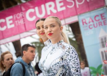 Slobodna Dalmacija – Splitska Riva u ružičastom, pogledajte veliku galeriju ljudi velikog srca; jedan je detalj posebno zapeo za oko