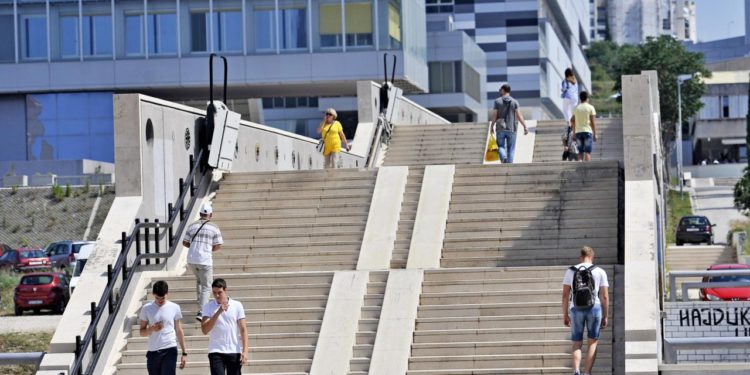 Slobodna Dalmacija – Splitsko Sveučilište jedino u Hrvatskoj studentima nudi ovu pogodnost! Dovoljno je samo pokazati iksicu…