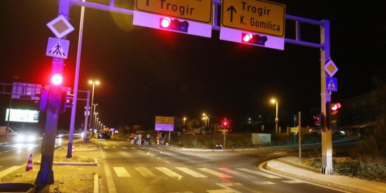 Slobodna Dalmacija – VIDEO Bizarna scena u Kaštelima; Snimka s autobusne stanice postala hit na TikToku