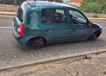 Slobodna Dalmacija – VIDEO Je li ovo realno? U Cliju bez guma, na felgama vozila kilometrima pa se iznenadila kad ju je zaustavila policija