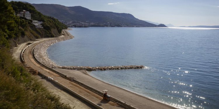 Slobodna Dalmacija – VIDEO Objava na TikToku podijelila Splićane oko gradnje nove šetnice u Splitu; ‘Mogli su napraviti plaže!’; ‘Ovo je top’