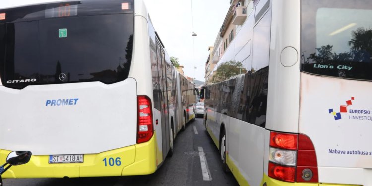 Slobodna Dalmacija – Važna obavijest; u povodu blagdana Svih svetih splitski ‘Promet’ uvodi posebnu autobusnu liniju, ovo je vozni red