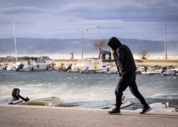 Slobodna Dalmacija – Već 7 dana bura ‘ubija’ ljude. Stručnjak za olujne vjetrove objašnjava zašto je nemoguće izmjeriti najjače udare bure