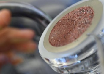 Slobodna Dalmacija – Zabranjeni sastojci na tržištu kozmetike u Hrvatskoj! Inspektori povukli iz prodaje parfeme, sapune, lakove za nokte…