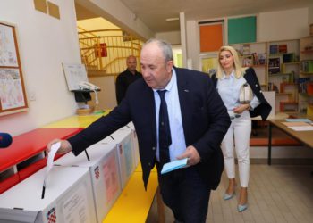 Slobodna Dalmacija – Željko Kerum na čelu ‘Žnjana’, otkrio nam je prve korake, sumnja u nezakonitosti: ‘Gdje je namještaj za 200.000 eura?’