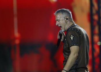 Slobodna Dalmacija – Župnik djeci za svoj 30. rođendan doveo