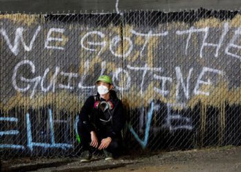 Šok, nova anketa pokazuje da odrasli sve više misle da je političko nasilje potrebno da se ‘vrate na pravi put’