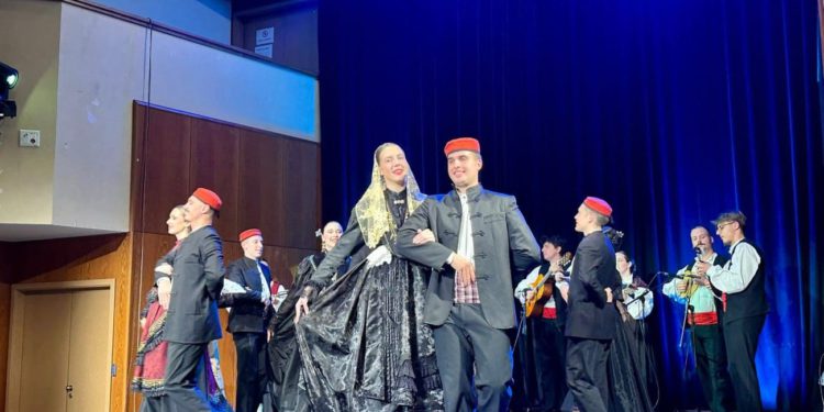 Splitsko-dalmatinska županija povezuje se s Hrvatima u Mađarskoj kroz folklor i kulturu