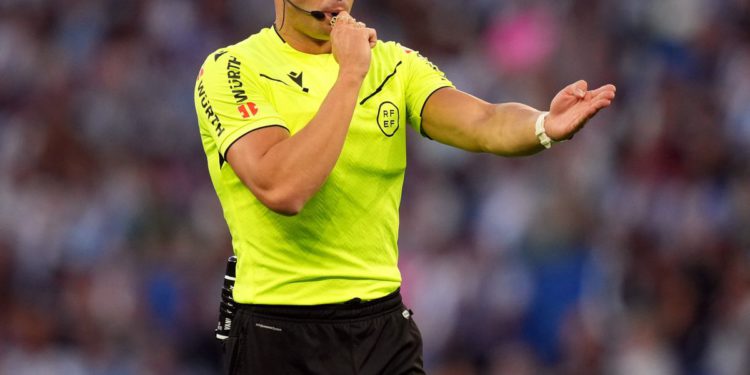 Sporting Gijon-trka, 2 do 2 u 100. minuti od 35 metara, ali sudac puše zvižduk