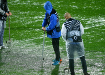 Sportske novosti – Evo tko je kriv za kaos na Rujevici! A nije se trebalo igrati niti sekunde, sve skupa nije imalo nikakvog smisla