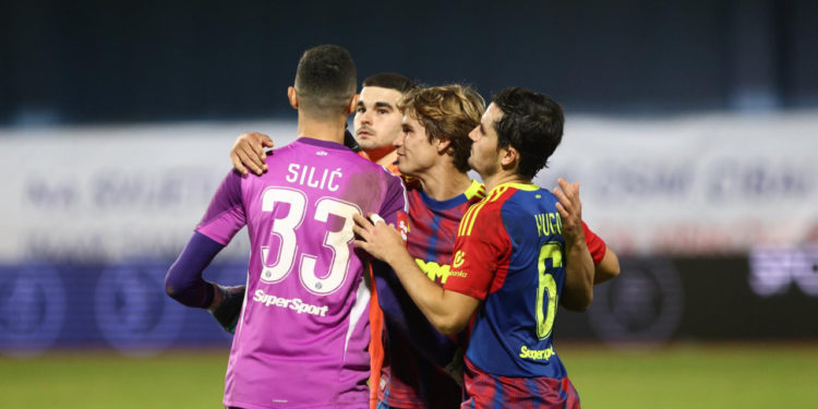 Sportske novosti – Hajduk je opet razočarao. Igrači Gonzala Garcije su nemoćnom igrom zabezeknuli i vlastite navijače