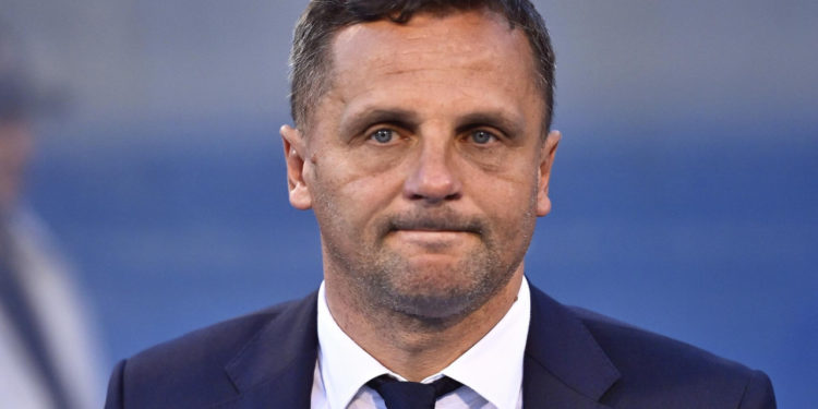 Sportske novosti – Kovačević se tri puta s ‘plavim Ferrarijem’ zabio u stup, sve je manje vremena za popravak karoserije