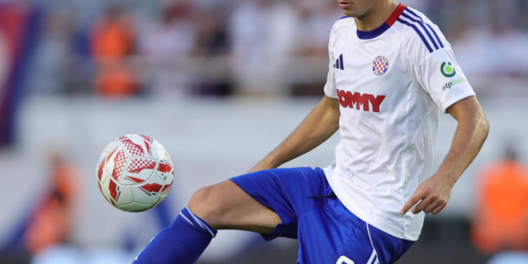 Sportske novosti – Ovo se Garciji neće svidjeti: Veznjak protiv Australije ostao bez učinka, stoper daleko od momčadi Kosova