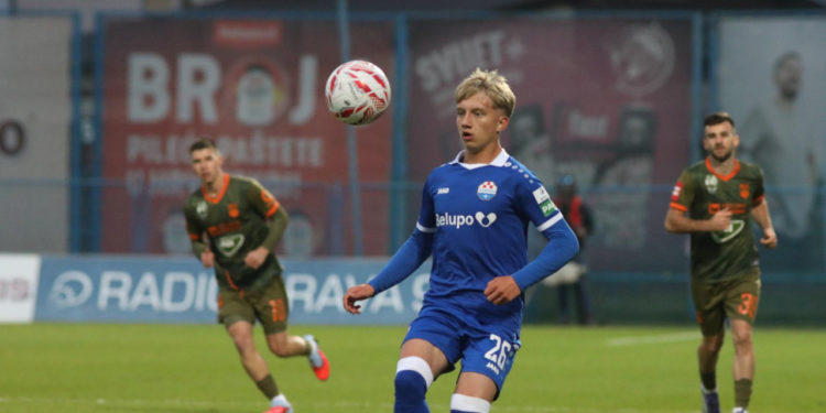 Sportske novosti – Slavenov trener hrabro gura u vatru talentiranog tinejdžera: ‘Nema danas puno igrača poput Šivalca’