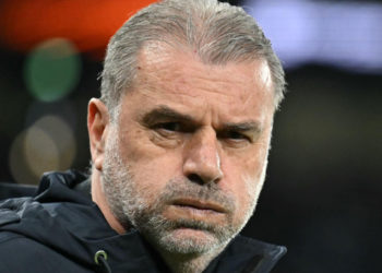 Sportske novosti – ‘Ujutro ćeš dobiti otkaz!’ Navijači poslali jasnu poruku nakon kiksa u EL, trener odgovara: ‘Ništa novo…’