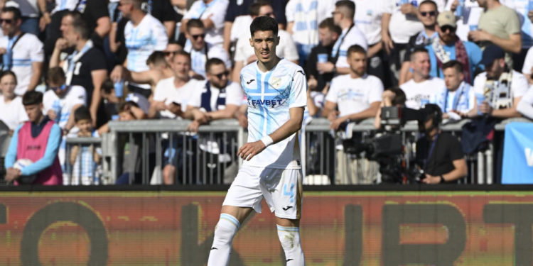 Sportske novosti – VIDEO: Krvnički start Nike Jankovića ostavio Rijeku s desetoricom. Sudac nije ni morao gledati VAR