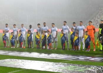 Sportske novosti – VIDEO Nogometaši izašli na potopljenu Rujevicu pa oduševili prekrasnom ljudskom gestom prema djeci