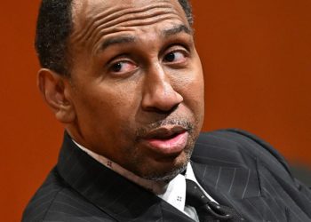 Stephen A. Smith donosi svoju presudu o Bad Bunnyju koji igra Super Bowl Halftem Show nakon Maga bijesa
