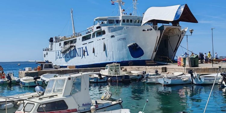 Stigli detalji optužnice zbog tragedije na “Lastovu”: “Nema rampa kuda ići”