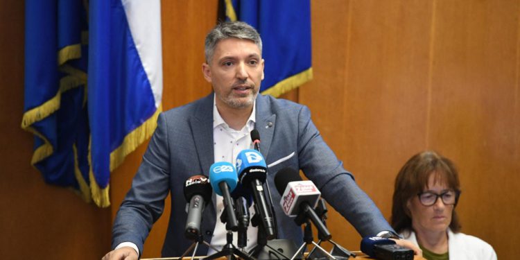 Što će biti s igralištem u Stanovima i gdje će biti nova lokacija gradskog stadiona? Evo što kaže gradonačelnik…