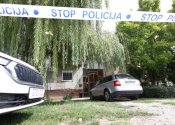 Strašni prizori u Splitu, mladići tuku starca: ‘Prekinite, ubit ćete ga’