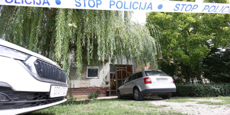 Strašni prizori u Splitu, mladići tuku starca: ‘Prekinite, ubit ćete ga’