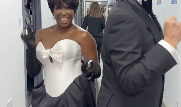 Strogo je Motsi Mabuse debitirao glamuroznu novu frizuru za filmski tjedan – nakon što je otkrila tajnu iza njenog nevjerojatnog gubitka kilograma