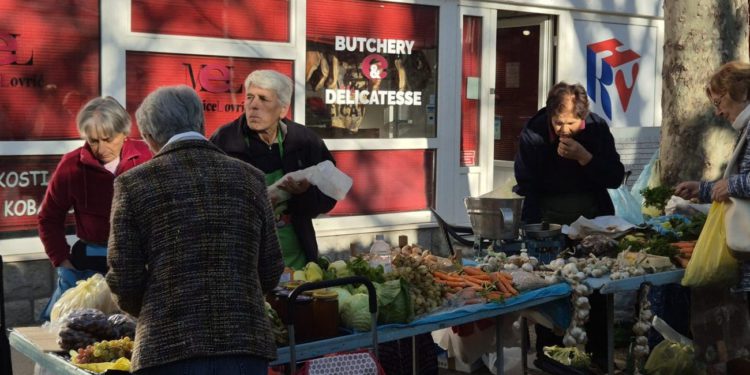 Subotnja vreva na splitskom Pazaru, evo što se sve nudi