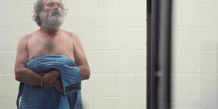 Sudac ostaje neodlučan u planu liječenja čovjeka optuženog za proganjanje Jennifer Aniston