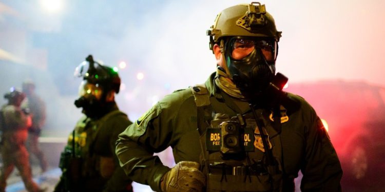 Sukob prosvjednika protiv ICE-a s federalnim agentima u Portlandu (VIDEO) — RT World News