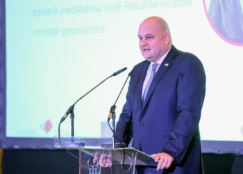 Šušnjar: Hrvatska je spremna kupiti Naftnu industriju Srbije, naša ruka je ispružena