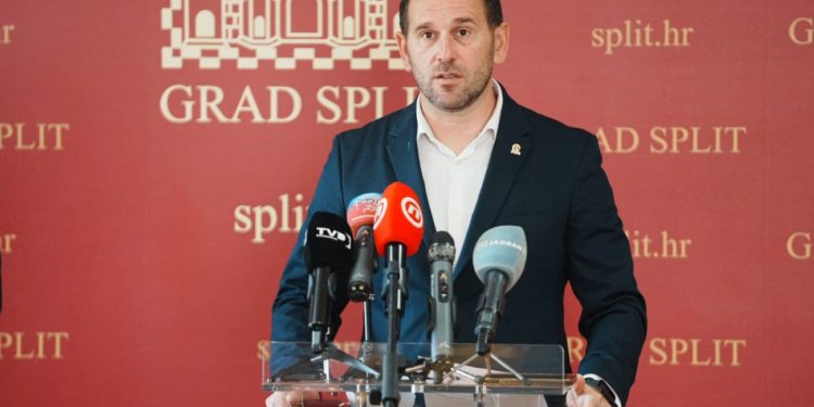 Šuta prozvao Ivoševića: “Dokumenti su skidani s adrese bivšeg zamjenika Ivoševića, pozivam Centar da se povuku iz politike!”