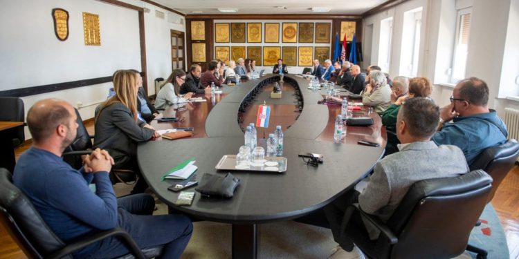 Šuta se sastao s predstavnicima kotara. Evo što su predlagali