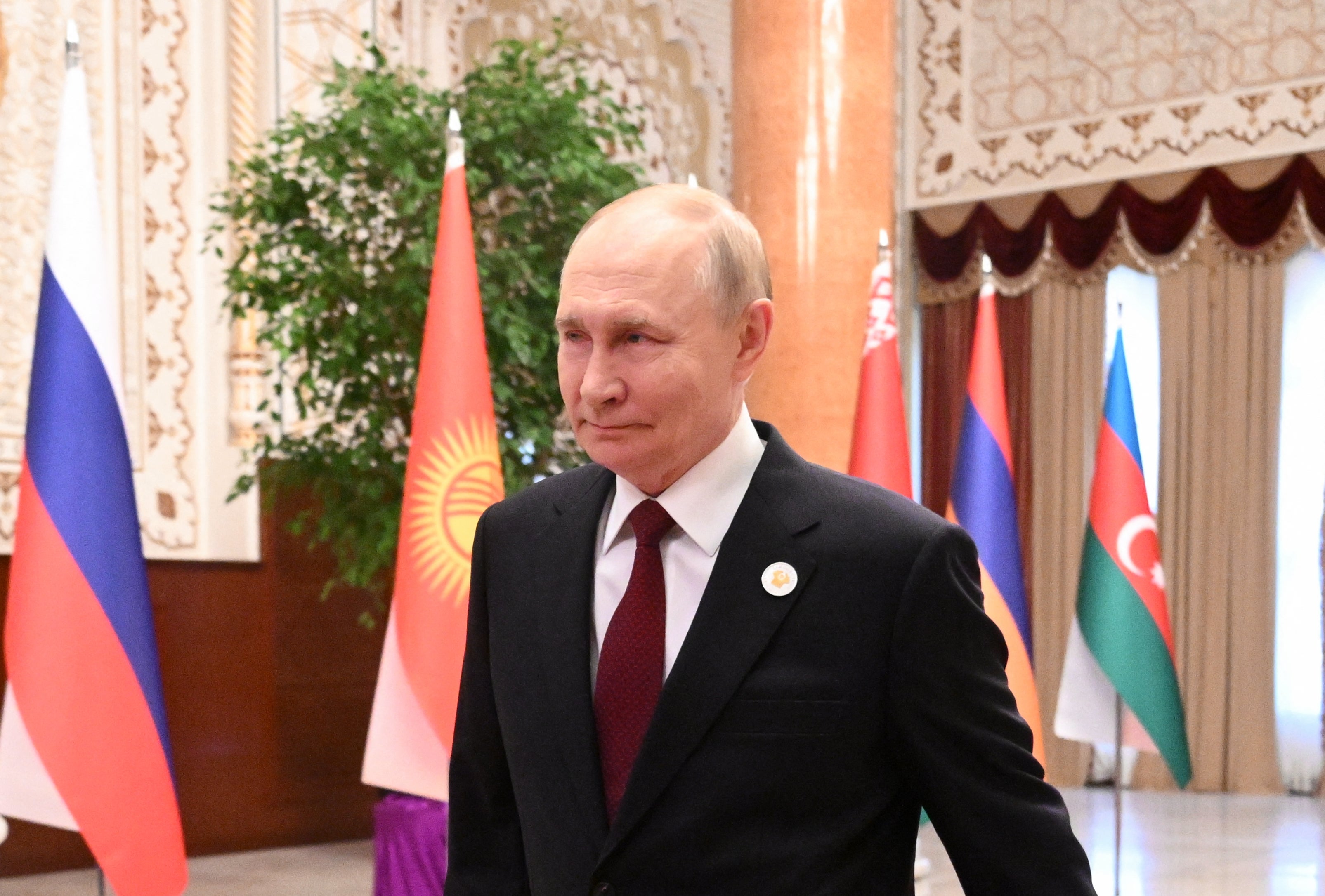 Ruski predsjednik Vladimir Putin stiže na sastanak šefova državnog vijeća Zajednice neovisnih država (CIS) u Palači nacije u Dushanbeu u petak