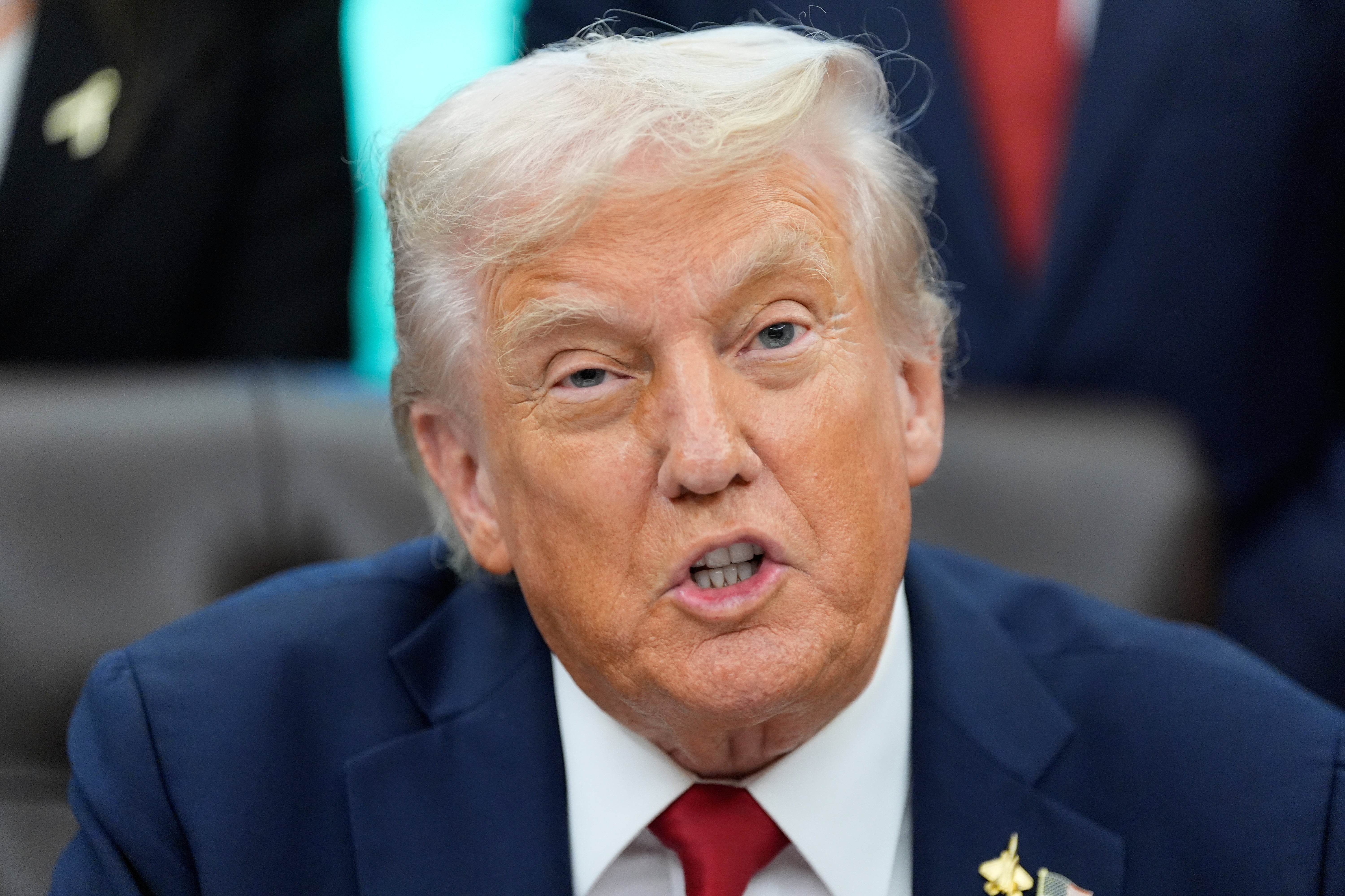 Trump je više puta okrivio demokrate za gašenje, ali je vjerojatno upalio situaciju podsmjeravanjem opozicije, a ne igranjem posrednika