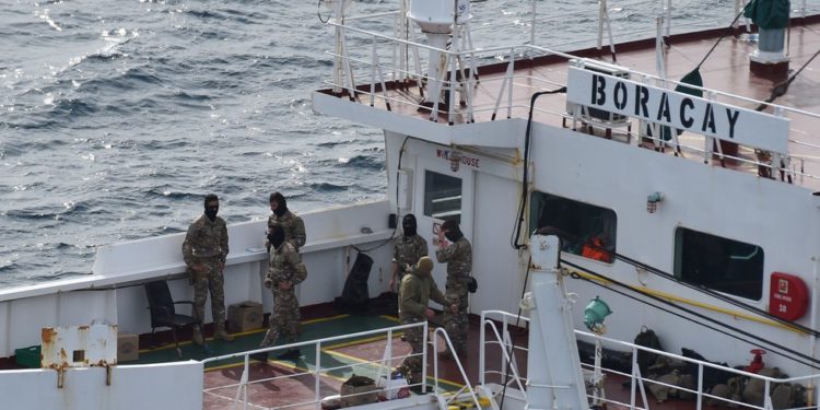 Tanker nastavlja putovati nakon racije francuske mornarice – pomorski tragač – RT World News